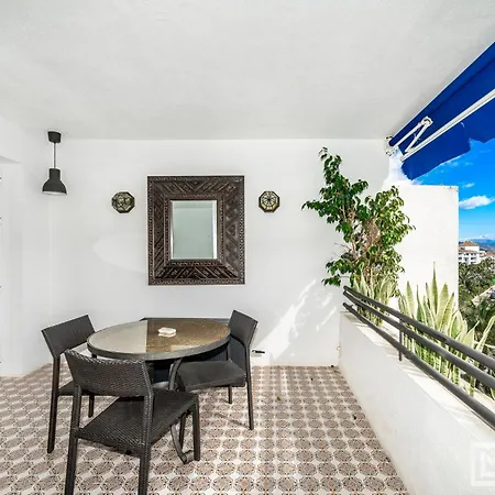 Panoramic Views Medina Gardens Banus Apartment
